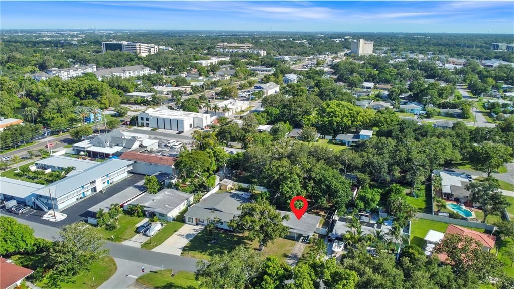 For Rent: $1,950 (2 beds, 1 baths, 825 Square Feet)