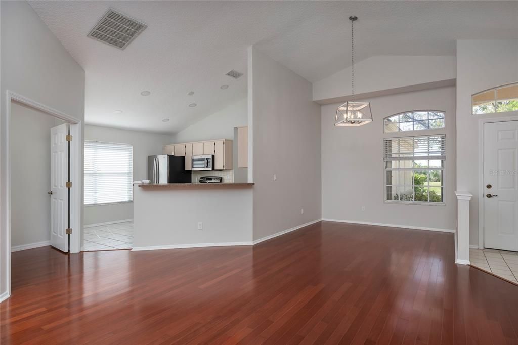 En Venta: $469,900 (3 camas, 2 baños, 1421 Pies cuadrados)