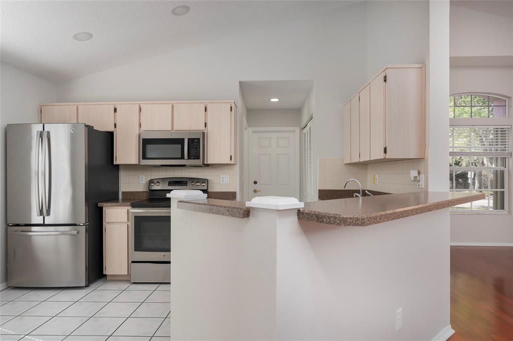 En Venta: $469,900 (3 camas, 2 baños, 1421 Pies cuadrados)