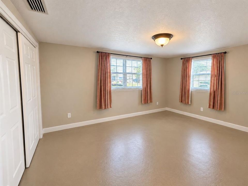 Под контрактом: $255,000 (2 спален, 2 ванн, 909 Квадратных фут)