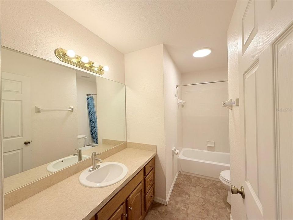 В аренду: $2,300 (4 спален, 2 ванн, 1498 Квадратных фут)