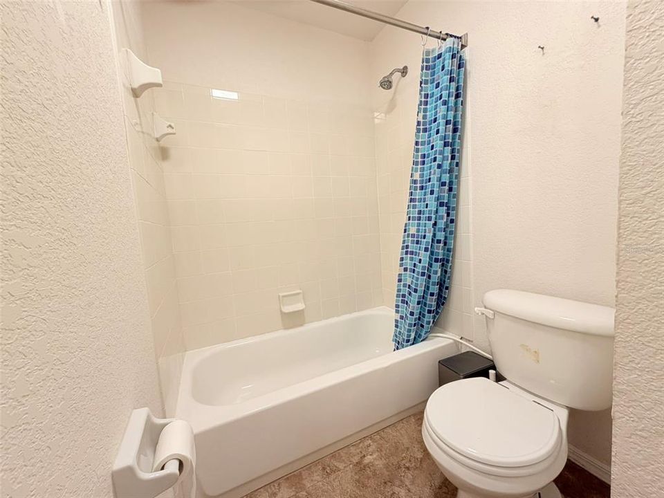 В аренду: $2,300 (4 спален, 2 ванн, 1498 Квадратных фут)