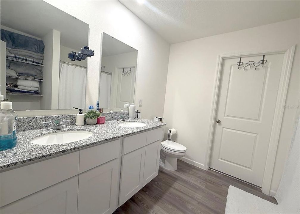 For Rent: $2,300 (4 beds, 2 baths, 1981 Square Feet)