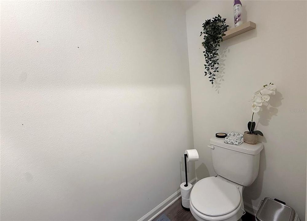 For Rent: $2,300 (4 beds, 2 baths, 1981 Square Feet)
