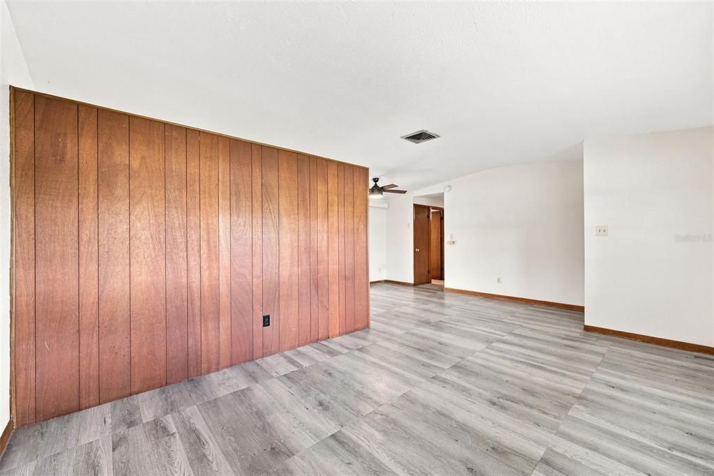 На продажу: $359,900 (3 спален, 1 ванн, 1032 Квадратных фут)