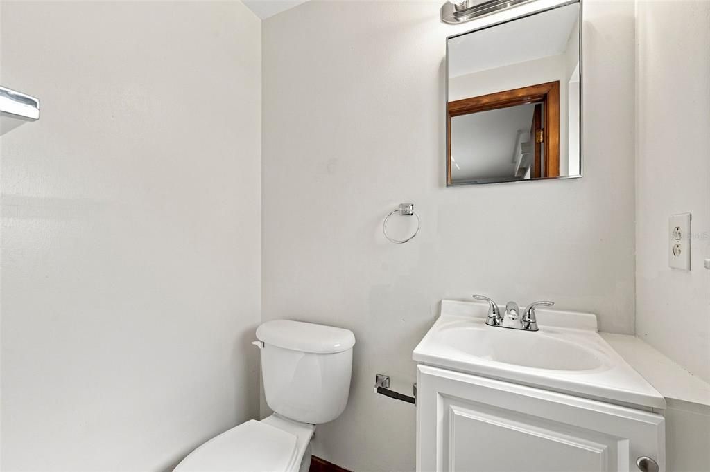 На продажу: $359,900 (3 спален, 1 ванн, 1032 Квадратных фут)