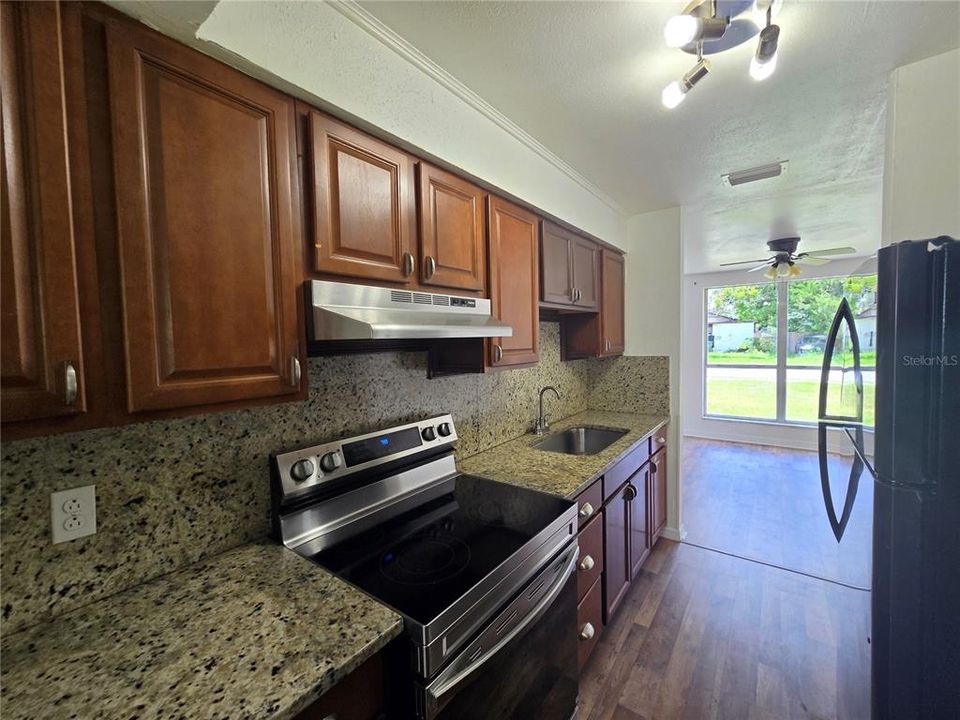 For Sale: $194,900 (4 beds, 1 baths, 1274 Square Feet)