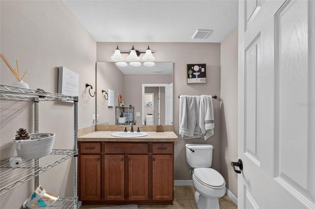 En Venta: $454,900 (4 camas, 2 baños, 2660 Pies cuadrados)