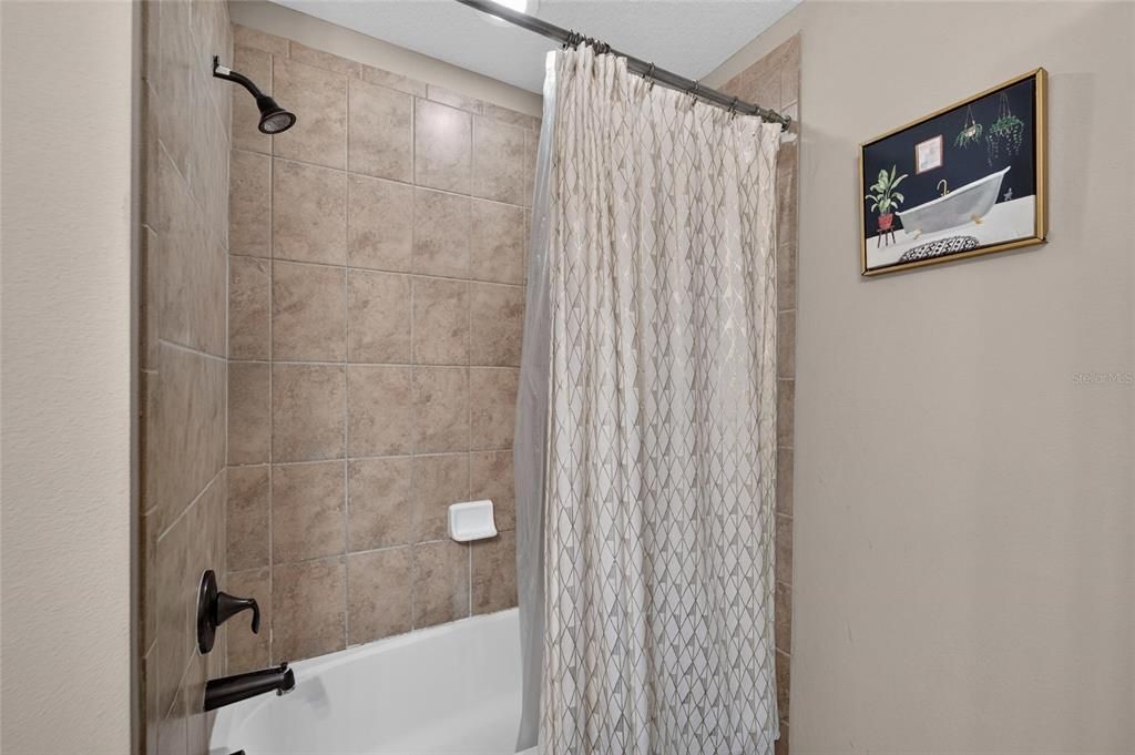 En Venta: $454,900 (4 camas, 2 baños, 2660 Pies cuadrados)