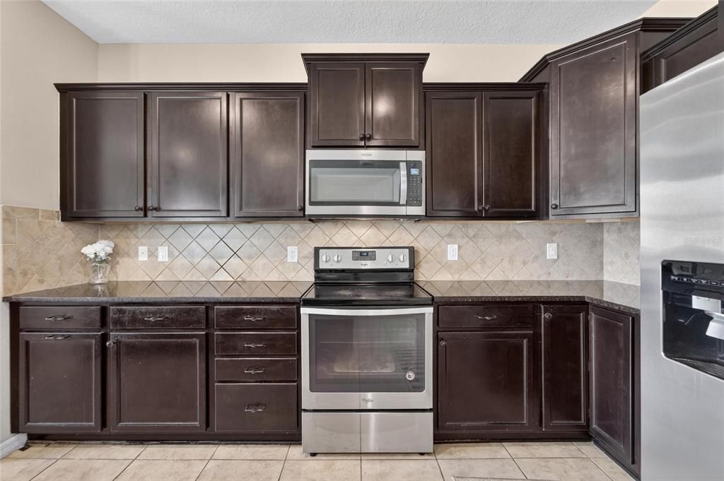 En Venta: $454,900 (4 camas, 2 baños, 2660 Pies cuadrados)