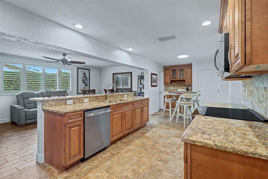 En Venta: $625,000 (3 camas, 2 baños, 1635 Pies cuadrados)