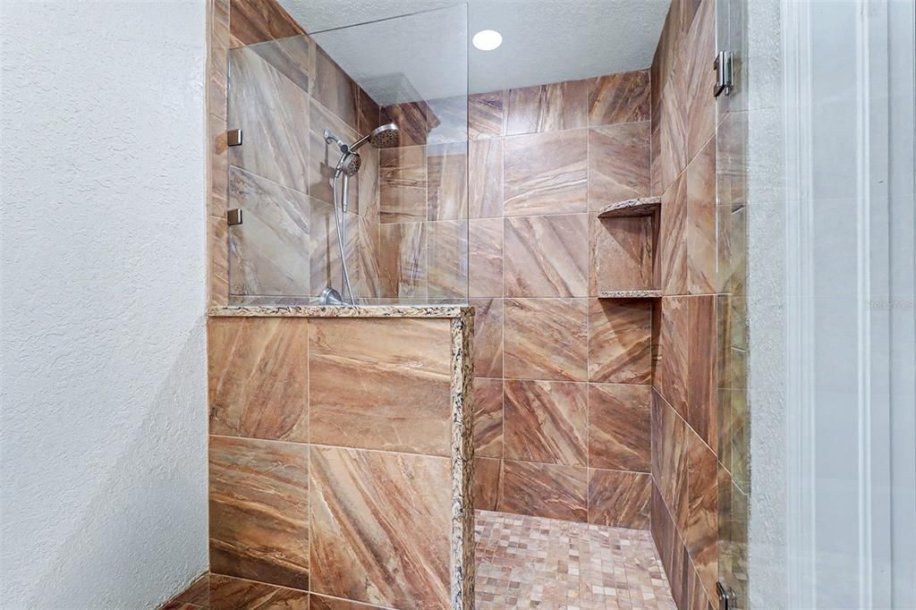 En Venta: $625,000 (3 camas, 2 baños, 1635 Pies cuadrados)