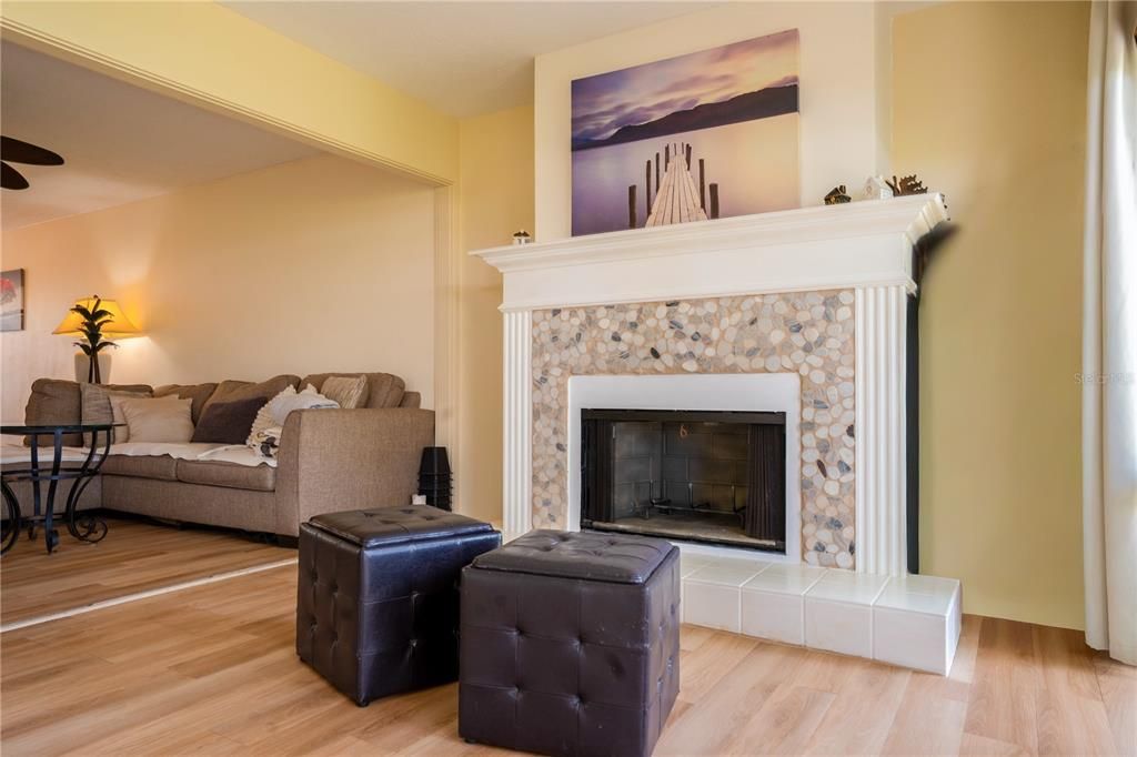 For Sale: $269,000 (2 beds, 2 baths, 1470 Square Feet)