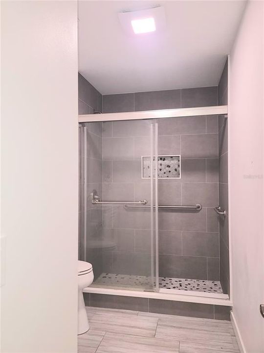 На продажу: $125,000 (2 спален, 2 ванн, 999 Квадратных фут)
