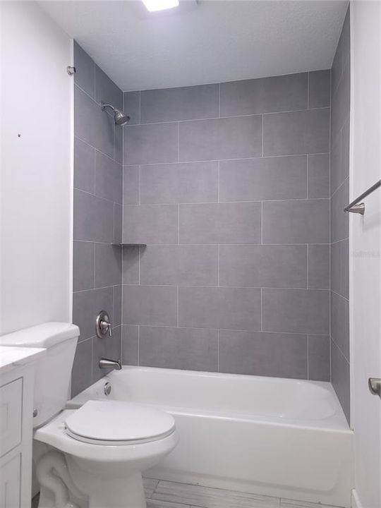 На продажу: $125,000 (2 спален, 2 ванн, 999 Квадратных фут)