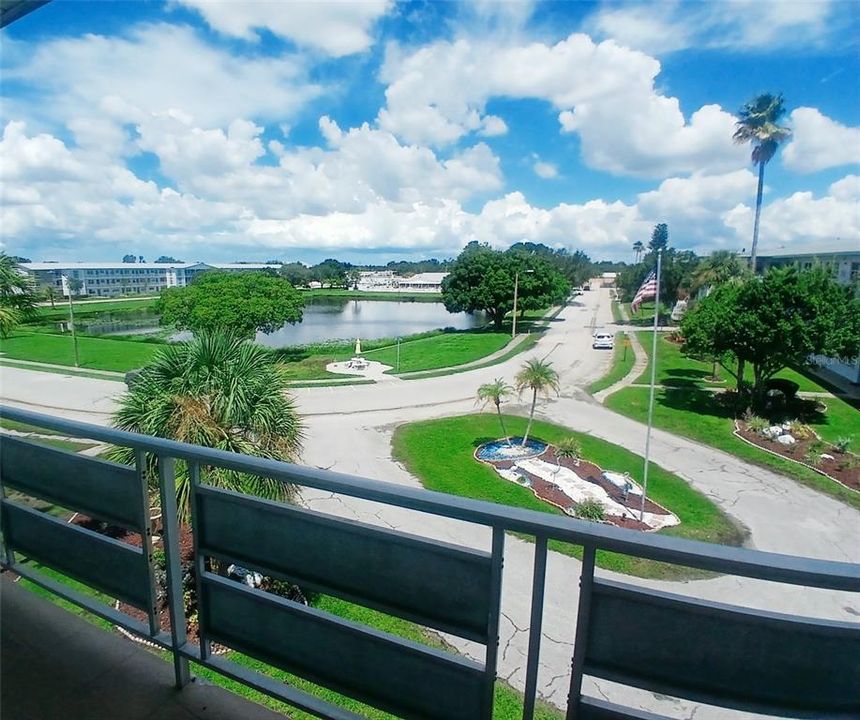 For Sale: $139,900 (2 beds, 2 baths, 910 Square Feet)