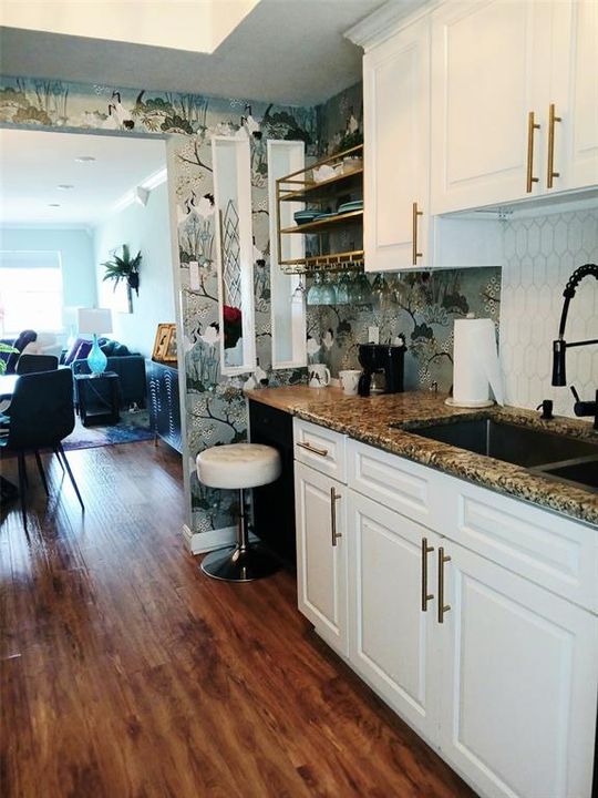 For Sale: $139,900 (2 beds, 2 baths, 910 Square Feet)
