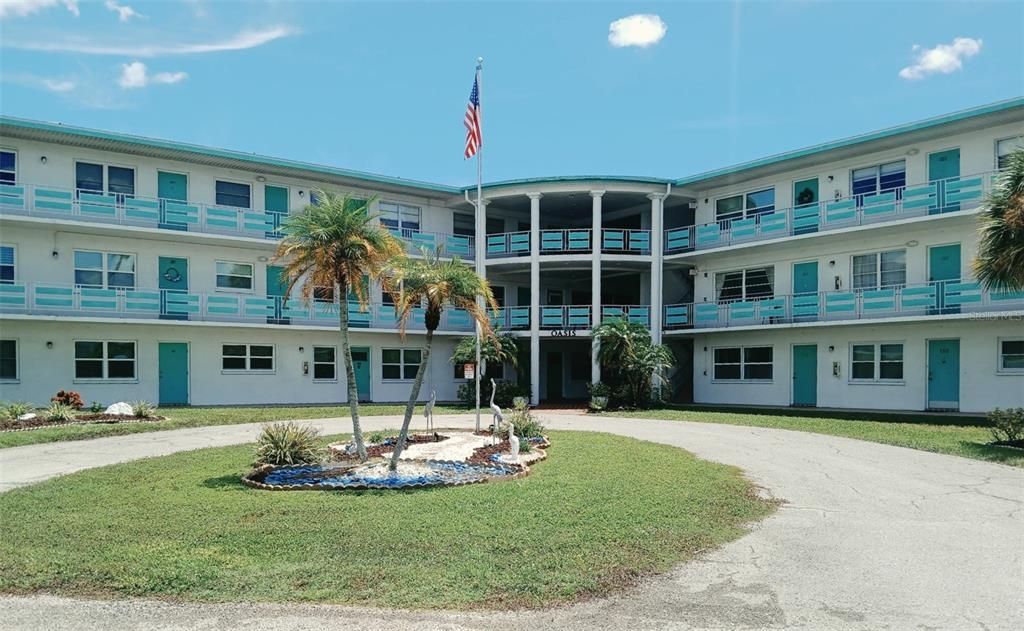 For Sale: $139,900 (2 beds, 2 baths, 910 Square Feet)