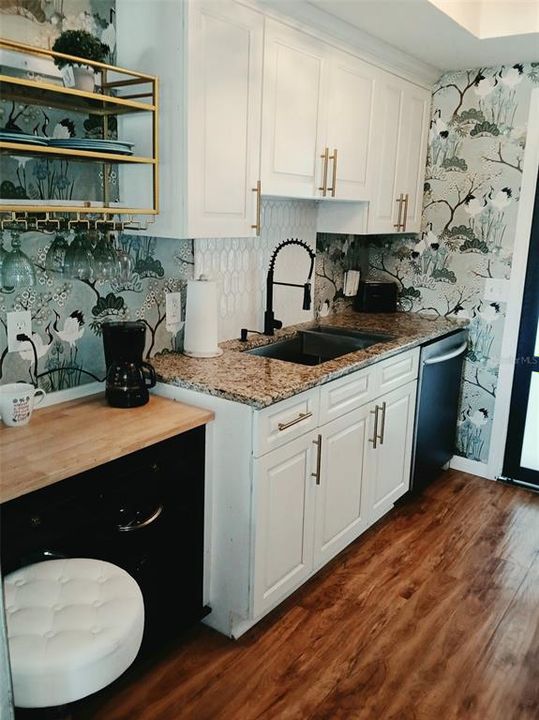 For Sale: $139,900 (2 beds, 2 baths, 910 Square Feet)