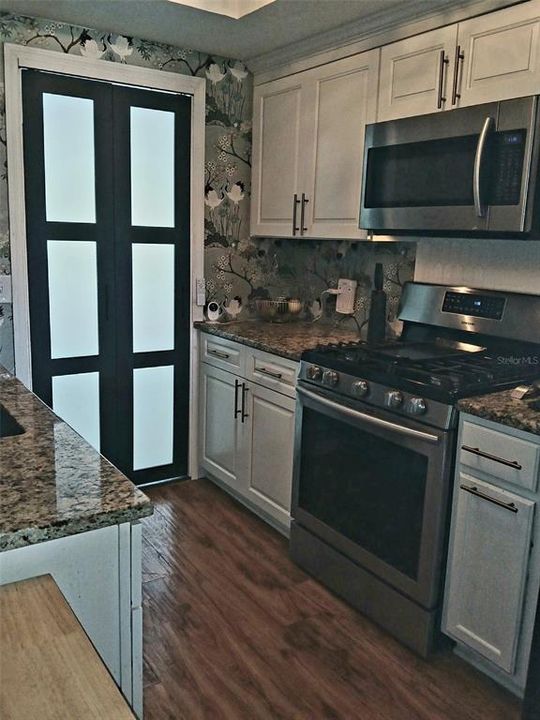 For Sale: $139,900 (2 beds, 2 baths, 910 Square Feet)