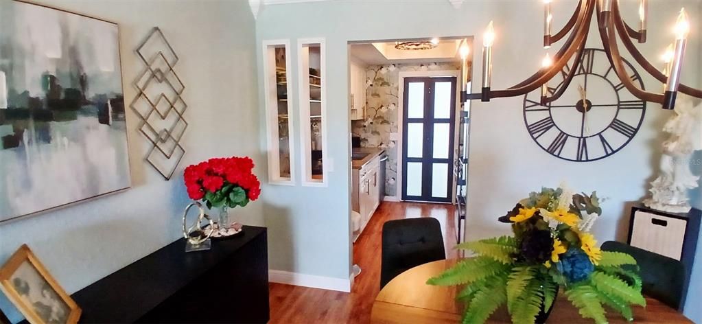 For Sale: $139,900 (2 beds, 2 baths, 910 Square Feet)