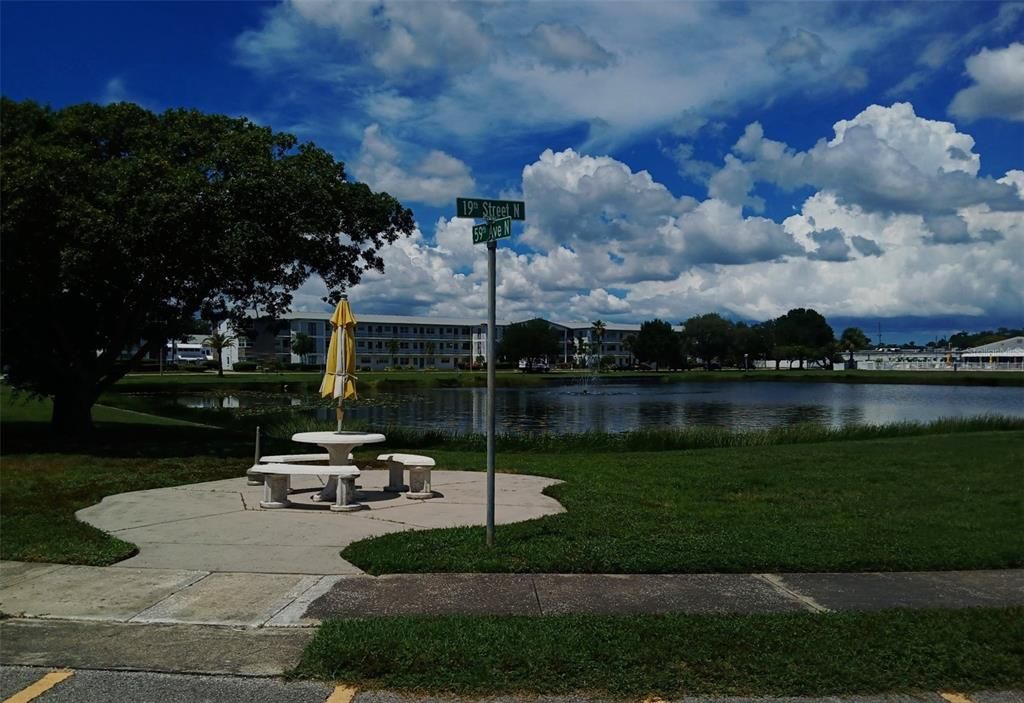 For Sale: $139,900 (2 beds, 2 baths, 910 Square Feet)