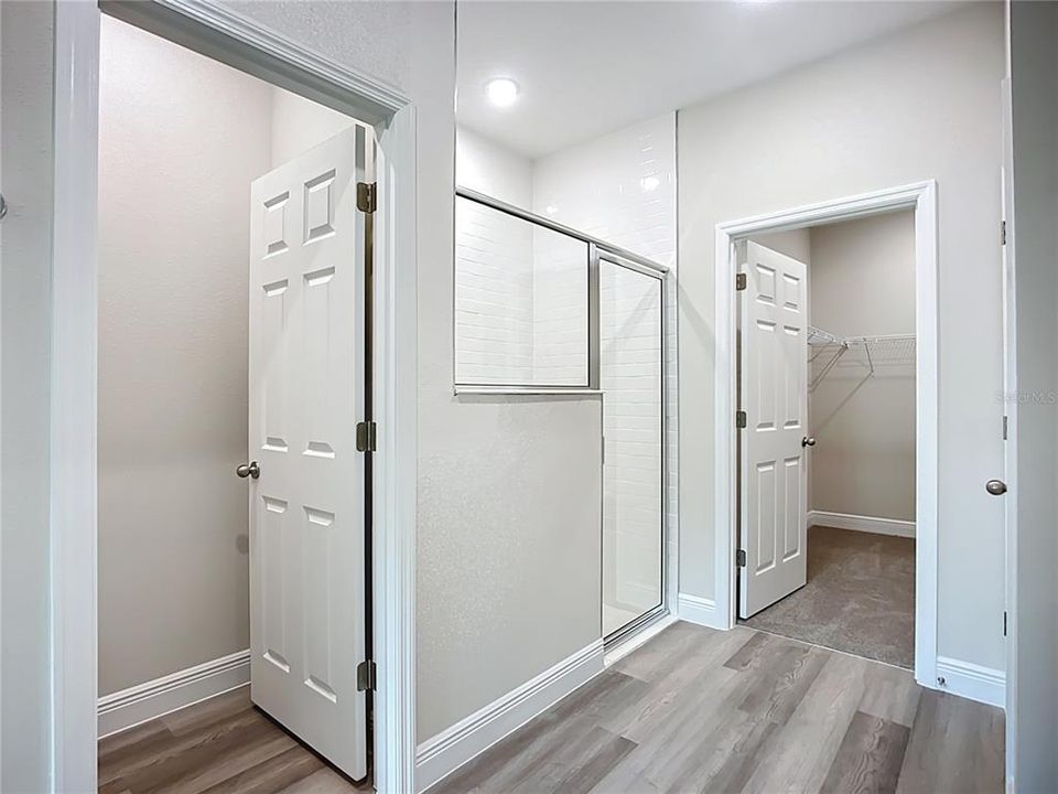 На продажу: $349,900 (4 спален, 2 ванн, 1810 Квадратных фут)