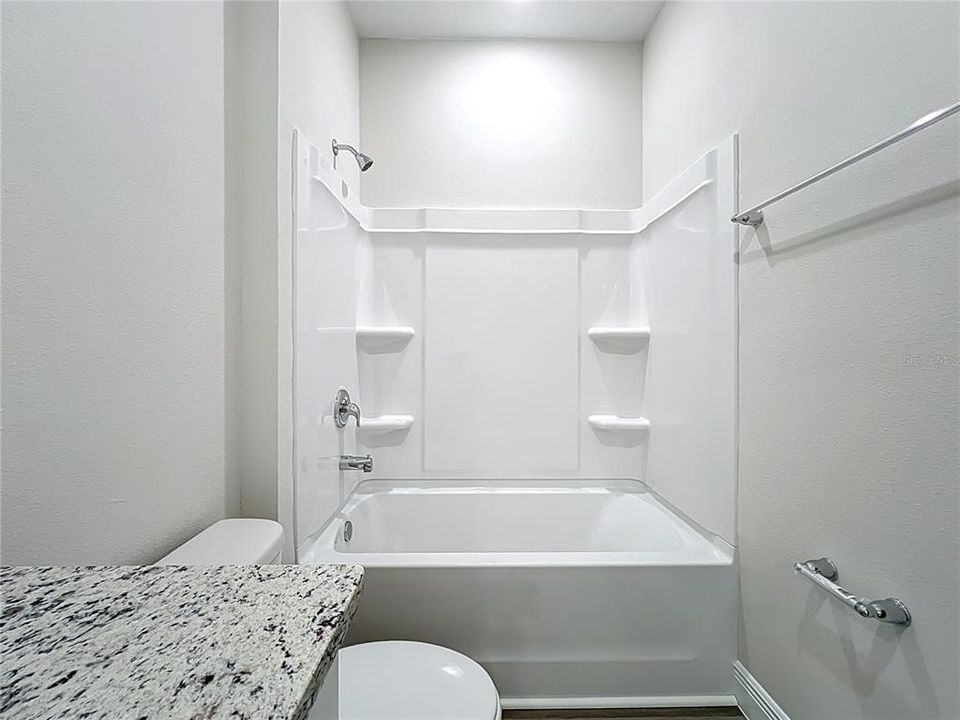 На продажу: $349,900 (4 спален, 2 ванн, 1810 Квадратных фут)