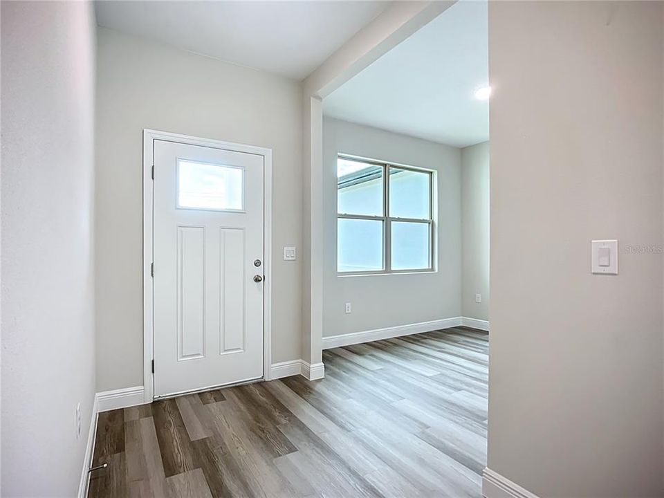 На продажу: $349,900 (4 спален, 2 ванн, 1810 Квадратных фут)