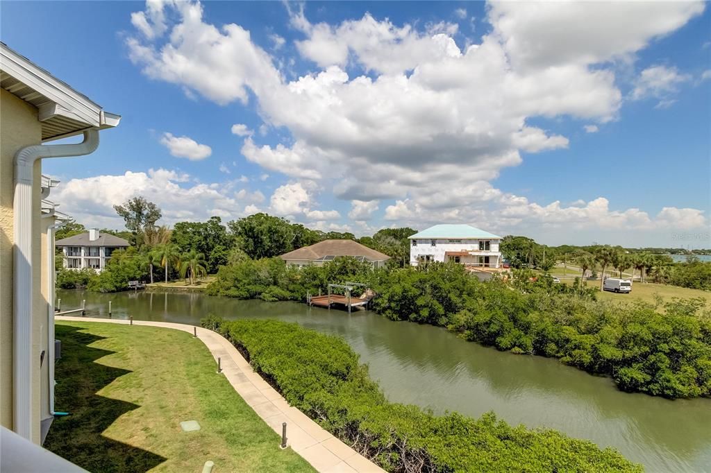 En Venta: $460,000 (3 camas, 3 baños, 1834 Pies cuadrados)
