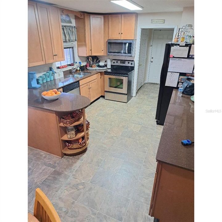 For Sale: $270,000 (3 beds, 2 baths, 1320 Square Feet)