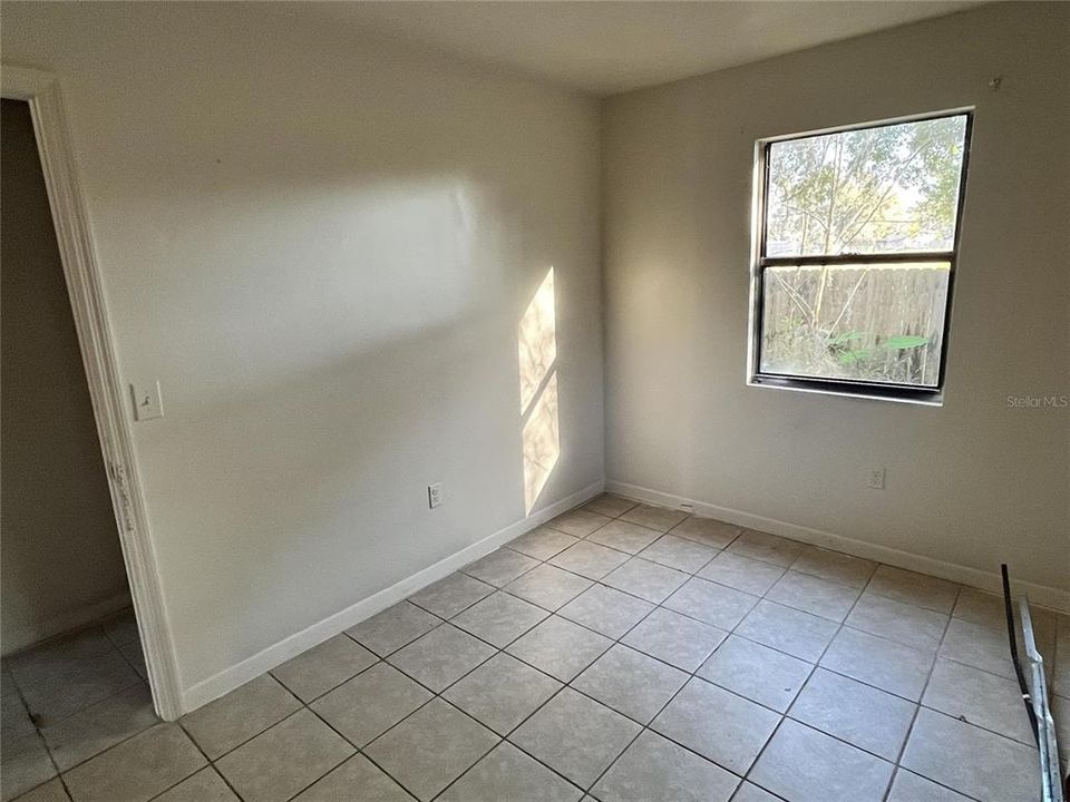 For Rent: $850 (2 beds, 1 baths, 743 Square Feet)