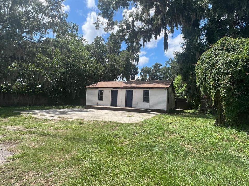 For Rent: $850 (2 beds, 1 baths, 743 Square Feet)