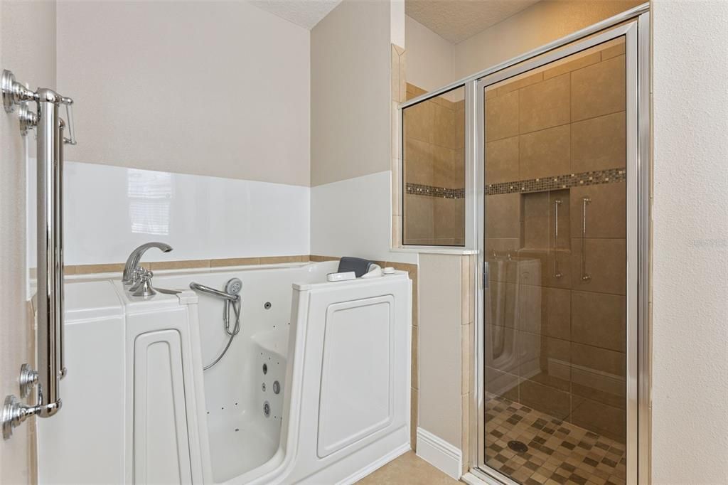 En Venta: $425,000 (3 camas, 2 baños, 2009 Pies cuadrados)