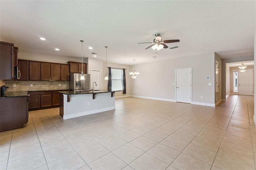 En Venta: $425,000 (3 camas, 2 baños, 2009 Pies cuadrados)