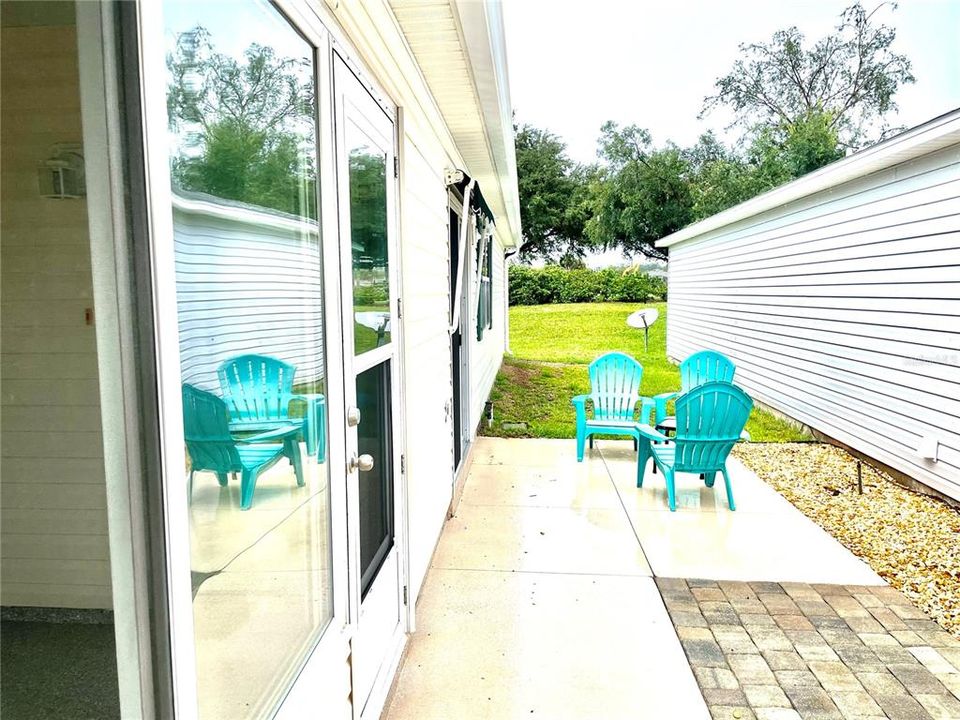 For Sale: $259,000 (2 beds, 2 baths, 1198 Square Feet)