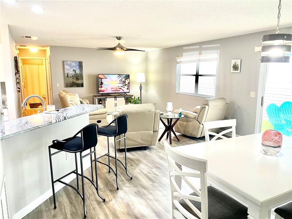 For Sale: $259,000 (2 beds, 2 baths, 1198 Square Feet)