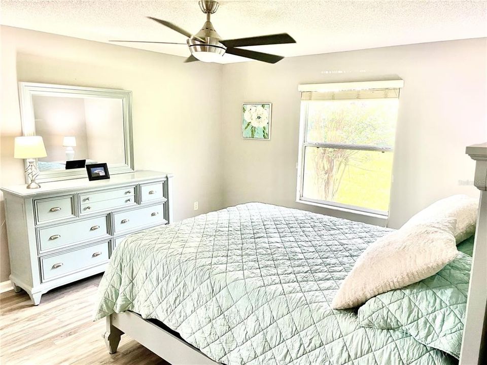 For Sale: $259,000 (2 beds, 2 baths, 1198 Square Feet)