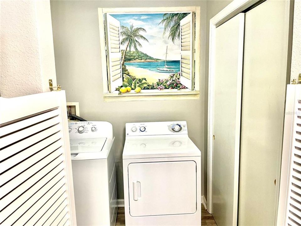 For Sale: $259,000 (2 beds, 2 baths, 1198 Square Feet)