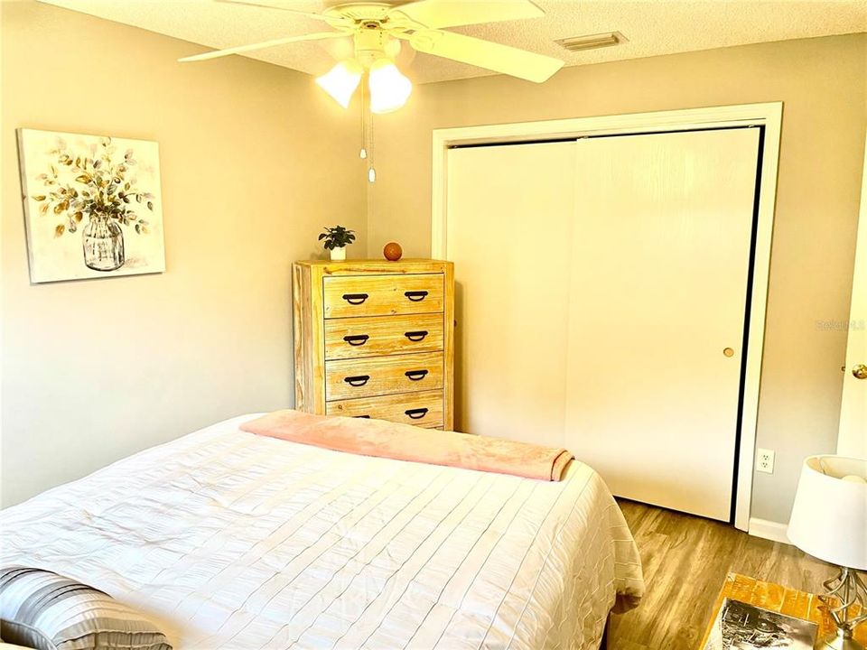 For Sale: $259,000 (2 beds, 2 baths, 1198 Square Feet)