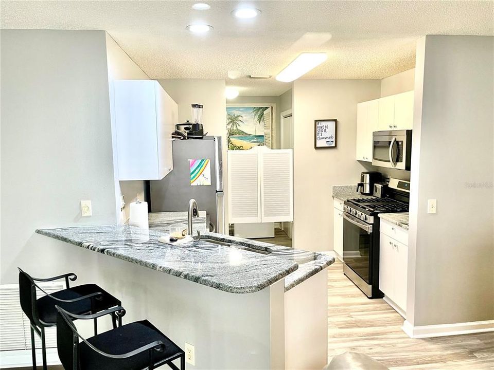 For Sale: $259,000 (2 beds, 2 baths, 1198 Square Feet)