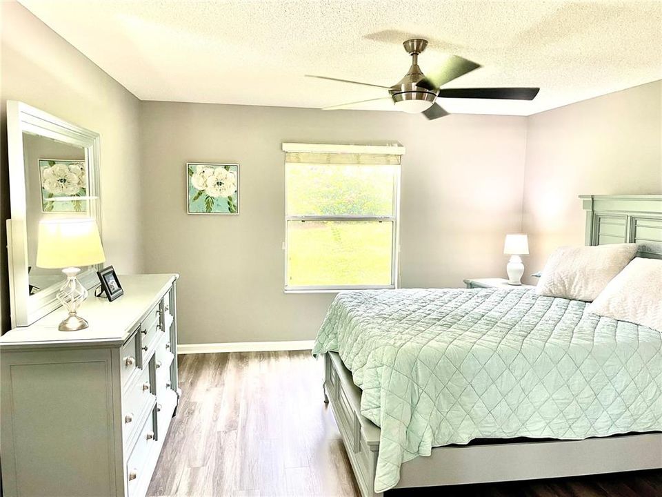For Sale: $259,000 (2 beds, 2 baths, 1198 Square Feet)