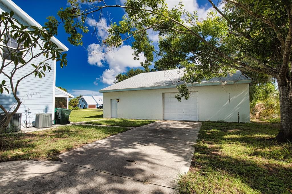 For Sale: $895,500 (4 beds, 2 baths, 2850 Square Feet)