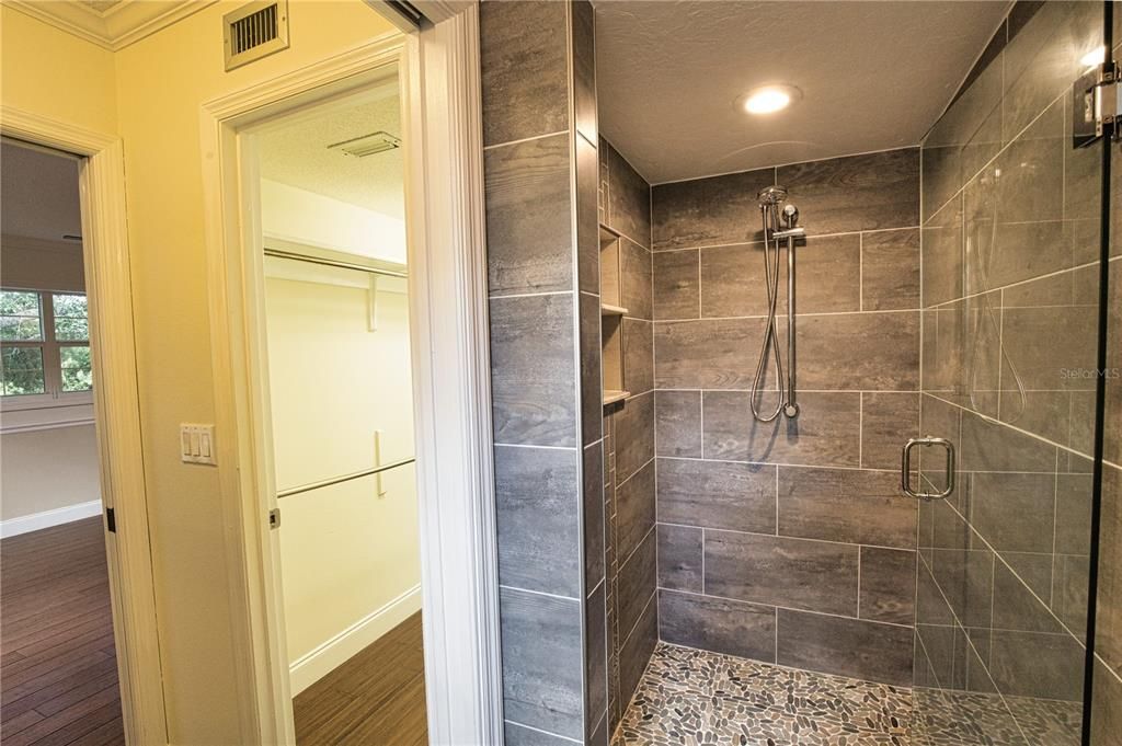 For Sale: $895,500 (4 beds, 2 baths, 2850 Square Feet)