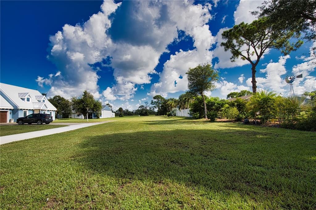 For Sale: $895,500 (4 beds, 2 baths, 2850 Square Feet)