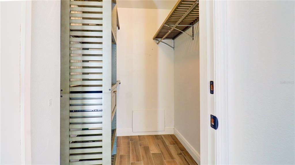 For Rent: $1,400 (2 beds, 1 baths, 1051 Square Feet)