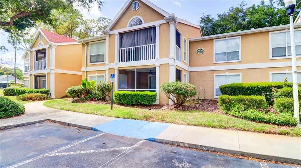 For Rent: $1,400 (2 beds, 1 baths, 1051 Square Feet)