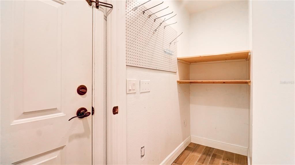 For Rent: $1,400 (2 beds, 1 baths, 1051 Square Feet)
