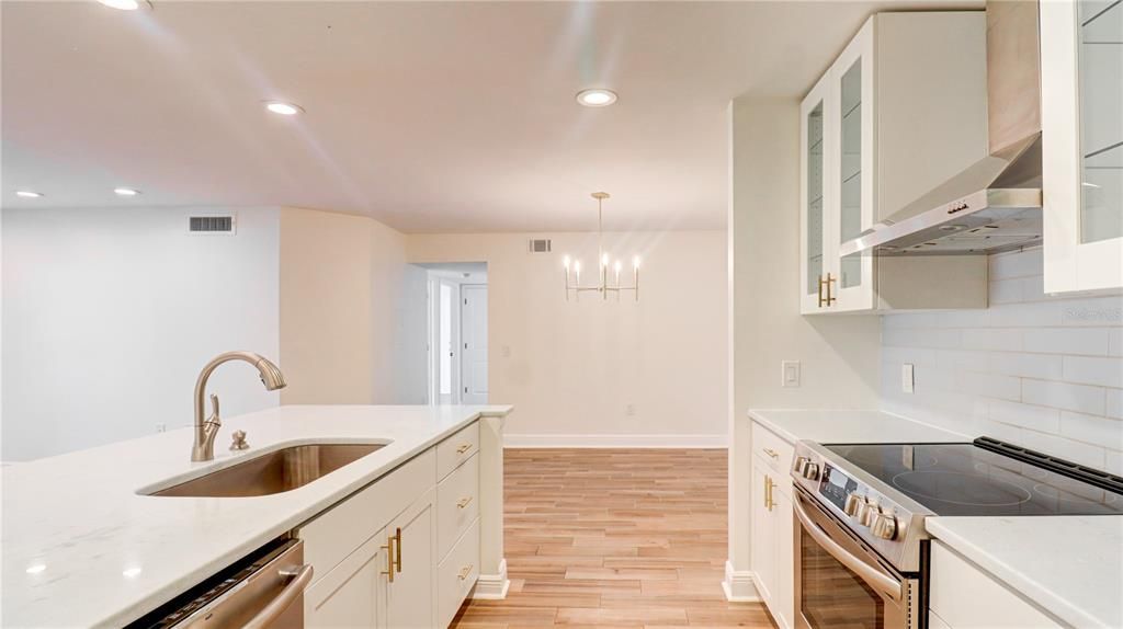 For Rent: $1,400 (2 beds, 1 baths, 1051 Square Feet)