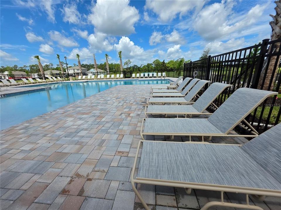 For Rent: $3,290 (5 beds, 3 baths, 2601 Square Feet)